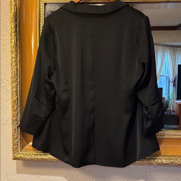 Skies are Blue Black Shiny Ruched Sleeve Blazer - Size 1X - Picture 7 of 7